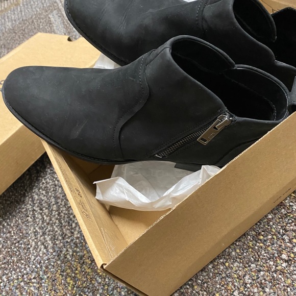 UGG Aueroll bootie - Picture 2 of 5